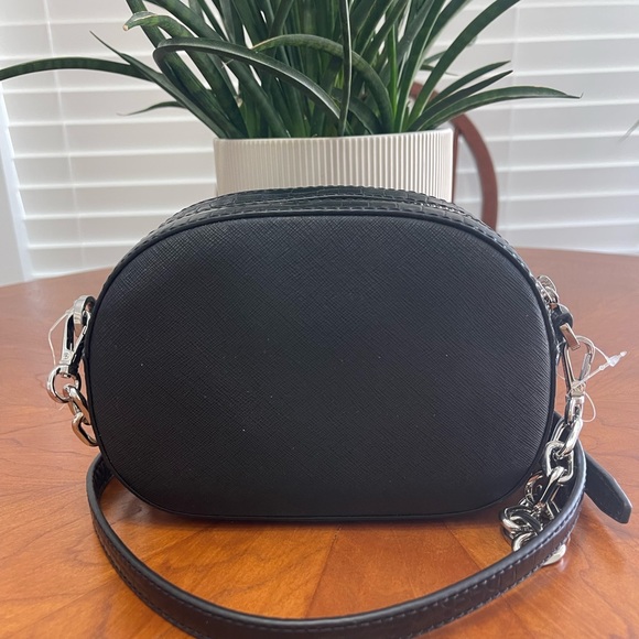 Micheal Kors crossbody - Picture 4 of 6